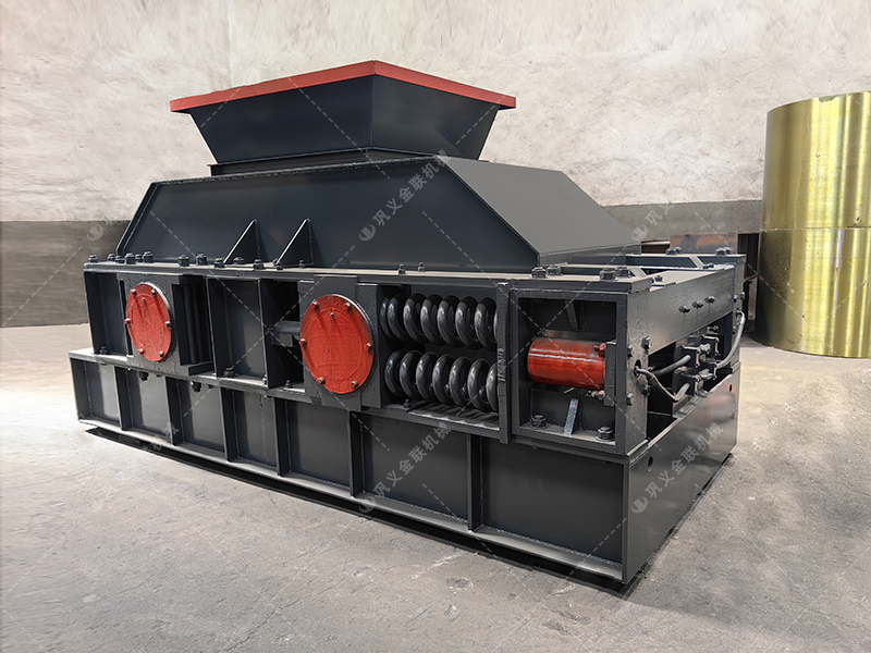 如何選擇青石制砂設備，時產50噸對輥制砂機多少錢一臺？