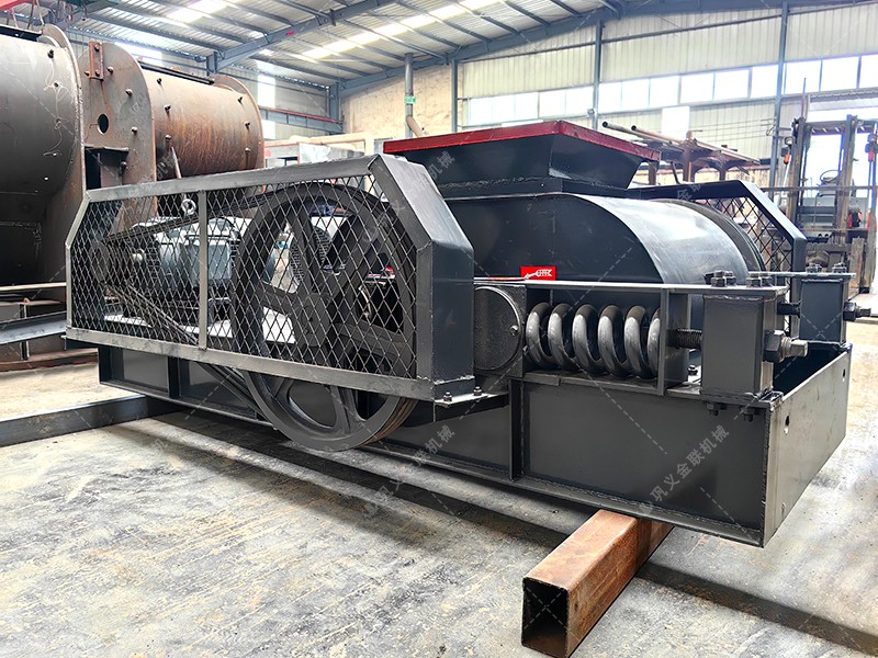 雙齒輥破碎機在破碎大塊難碎物料時，如何確保破碎效果？