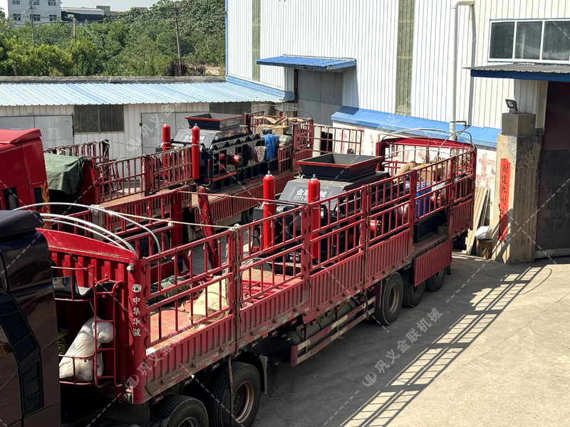 液壓 VS 彈簧:對輥制砂機(jī)兩大技術(shù)路線,我們?yōu)楹芜x擇液壓? 液壓 VS 彈簧:對輥制砂機(jī)兩大技術(shù)路線,我們?yōu)楹芜x擇液壓?